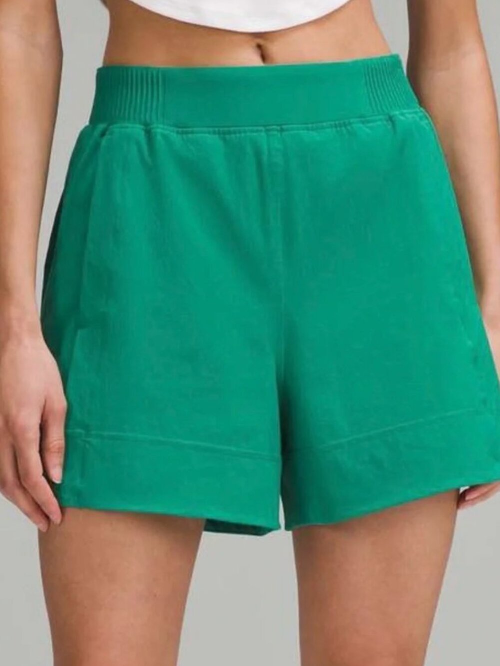 Lululemon Stretch Woven Relaxed-Fit High-Rise Short 4"